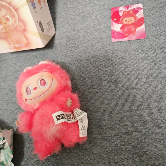 Pop Mart Authentic Love Big Into Energy Labubu - Picture 5 of 5